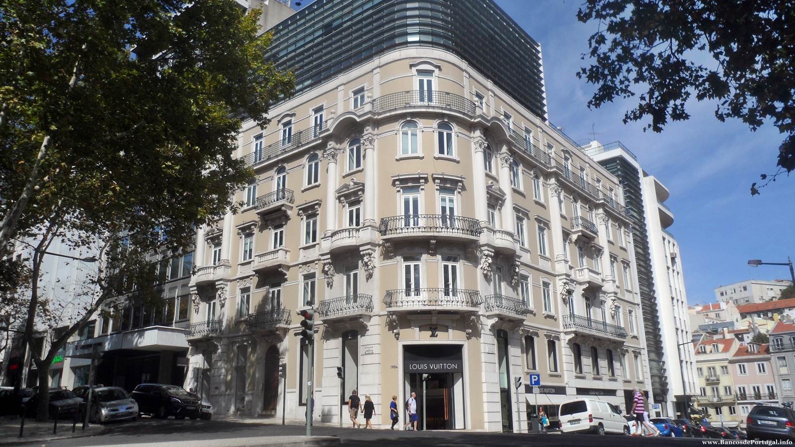 Municípios vão poder recorrer a 1,3 mil milhões do BEI para habitação acessível até 2030